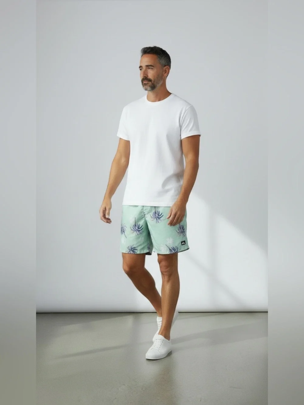 Quicksilver Men's Mint Green Palm-Print Swim Trunks Size XL